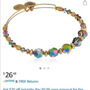 Meet your Posher, Monique